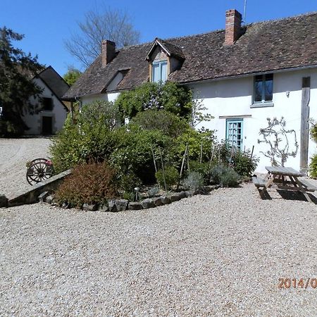 Bed and Breakfast Domaine De Varenne Saint-Amand-en-Puisaye Exterior foto
