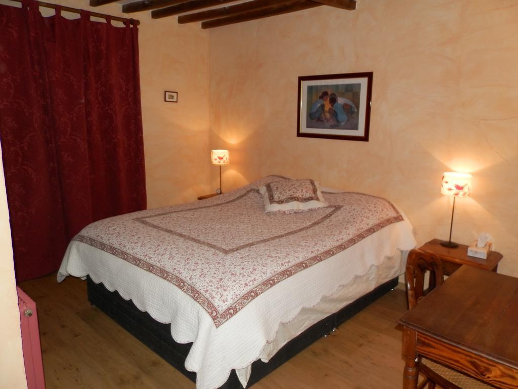 Bed and Breakfast Domaine De Varenne Saint-Amand-en-Puisaye Exterior foto