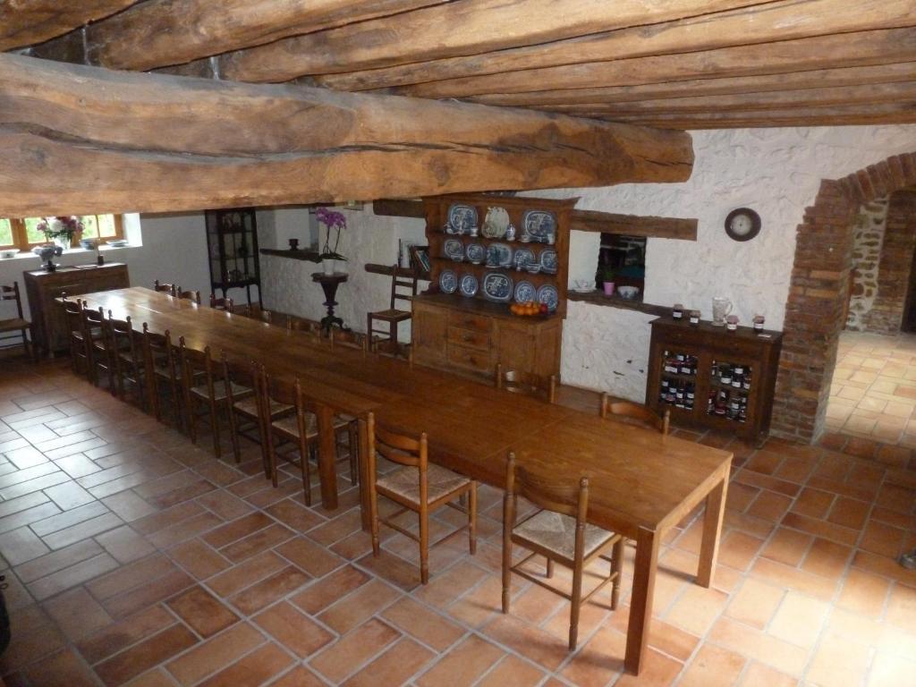 Bed and Breakfast Domaine De Varenne Saint-Amand-en-Puisaye Exterior foto